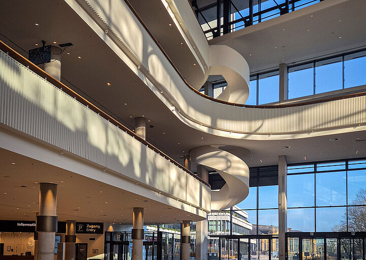 CCH - Eingangshalle / Innenansicht CCH - Eingangshalle / Innenansicht